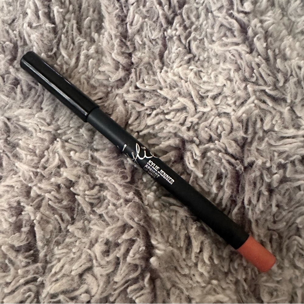Kylie Jenner Lip liner